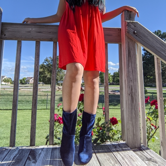 ✨HALSTON Blue and Black Color Blocked Booties🌠 - Picture 4 of 6